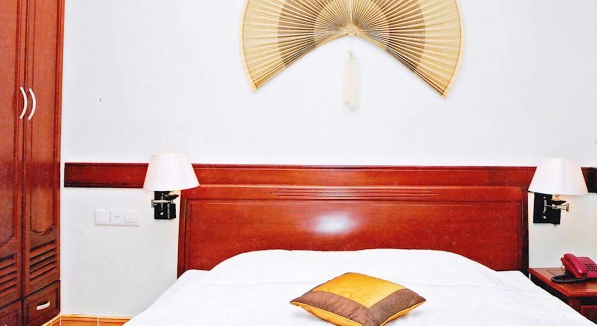 Hoang Thanh Thuy Airport Hotel 1 - Gan Am Thuc Dem Cho Hoang Hoa Tham Ho Chi Minh-stad Buitenkant foto