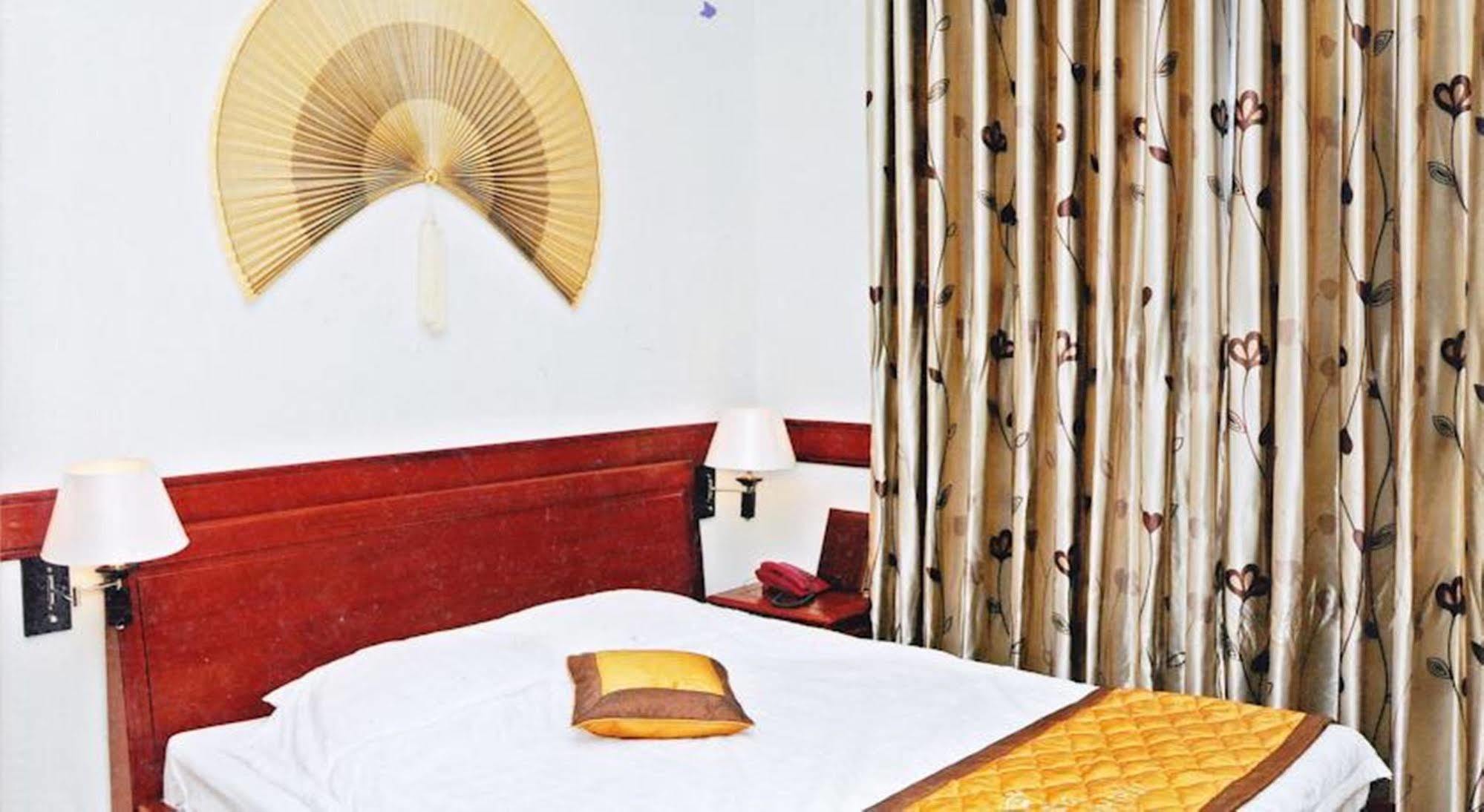 Hoang Thanh Thuy Airport Hotel 1 - Gan Am Thuc Dem Cho Hoang Hoa Tham Ho Chi Minh-stad Buitenkant foto