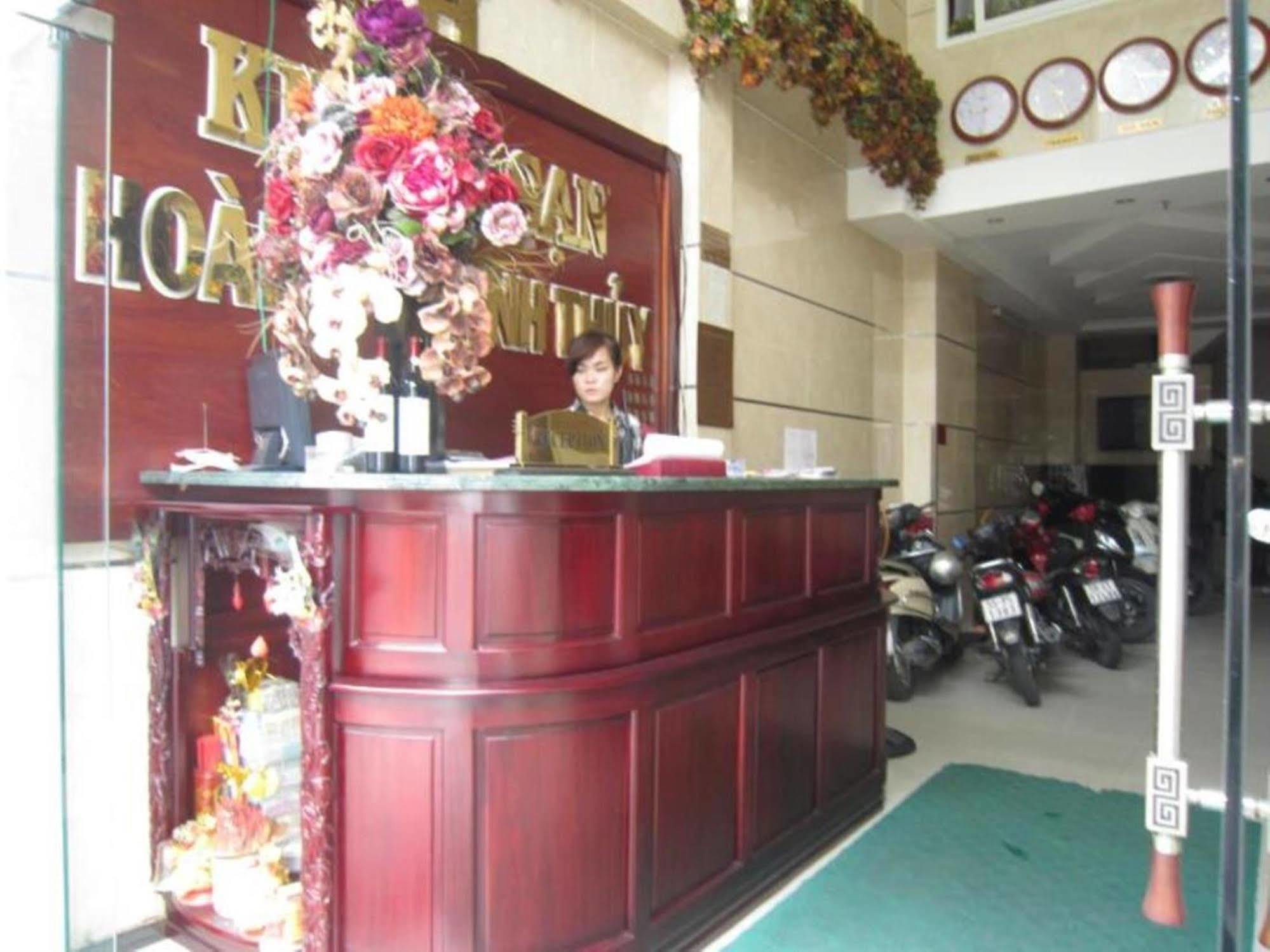 Hoang Thanh Thuy Airport Hotel 1 - Gan Am Thuc Dem Cho Hoang Hoa Tham Ho Chi Minh-stad Buitenkant foto