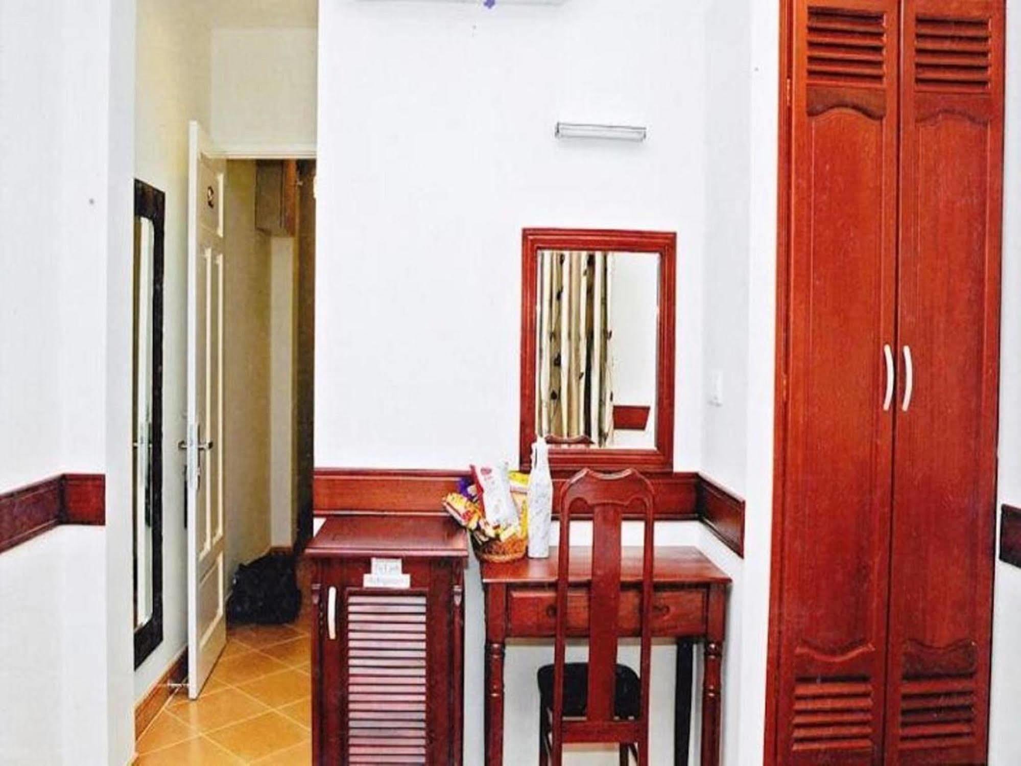 Hoang Thanh Thuy Airport Hotel 1 - Gan Am Thuc Dem Cho Hoang Hoa Tham Ho Chi Minh-stad Buitenkant foto