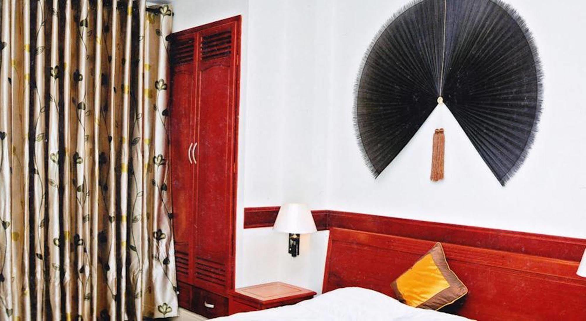 Hoang Thanh Thuy Airport Hotel 1 - Gan Am Thuc Dem Cho Hoang Hoa Tham Ho Chi Minh-stad Buitenkant foto